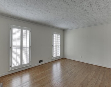 766 Chesterfield Drive - Photo Thumbnail 4