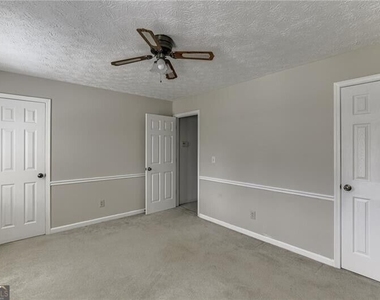 766 Chesterfield Drive - Photo Thumbnail 23