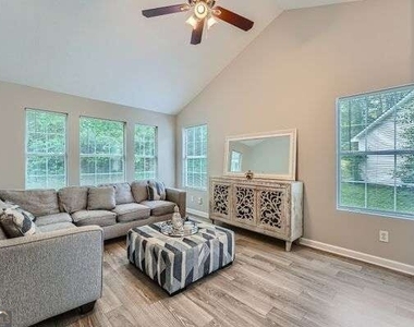 5485 Tunbridge Wells Road - Photo Thumbnail 2