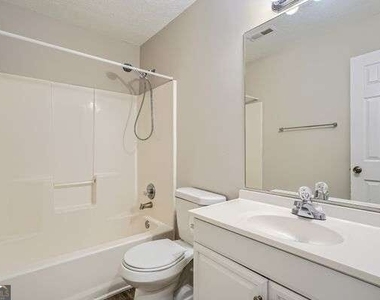 5485 Tunbridge Wells Road - Photo Thumbnail 7