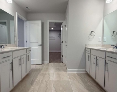 3235 Cherry Grove Way - Photo Thumbnail 19