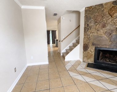 6714 Colchester Place - Photo Thumbnail 3