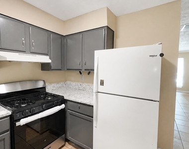 6714 Colchester Place - Photo Thumbnail 5