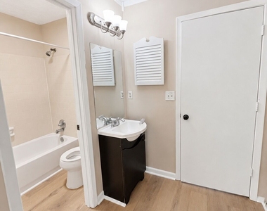 6714 Colchester Place - Photo Thumbnail 9