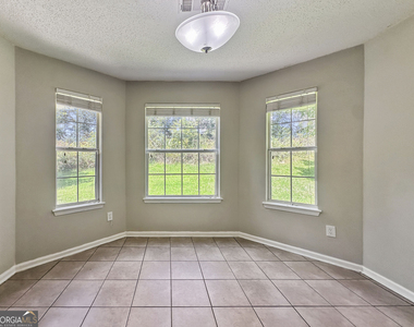 1017 Maris Lane - Photo Thumbnail 5