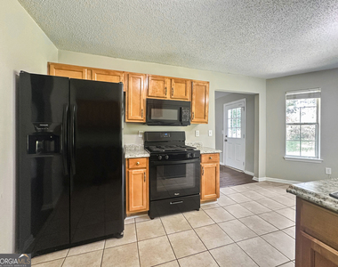1017 Maris Lane - Photo Thumbnail 6