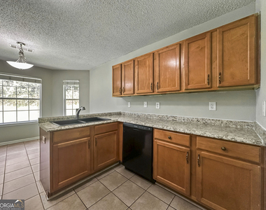 1017 Maris Lane - Photo Thumbnail 7