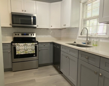 591 Wedgewood Drive - Photo Thumbnail 12