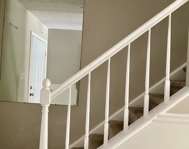 591 Wedgewood Drive - Photo Thumbnail 18