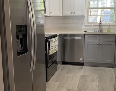 591 Wedgewood Drive - Photo Thumbnail 13