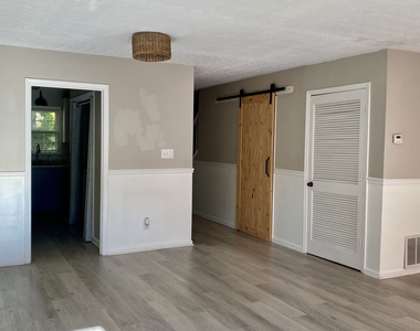 591 Wedgewood Drive - Photo Thumbnail 10