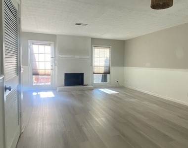 591 Wedgewood Drive - Photo Thumbnail 9