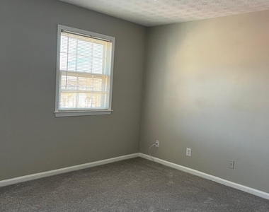 591 Wedgewood Drive - Photo Thumbnail 4