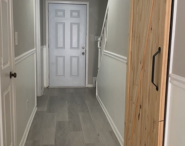591 Wedgewood Drive - Photo Thumbnail 8