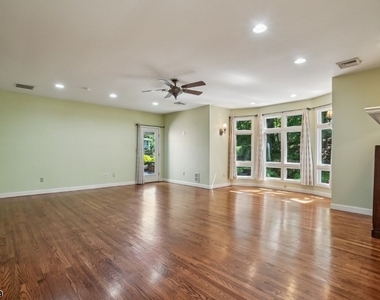 120 Silver Spring Rd - Photo Thumbnail 16