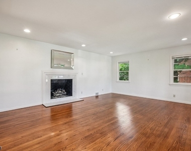 120 Silver Spring Rd - Photo Thumbnail 5