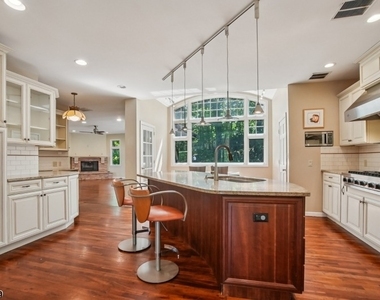 120 Silver Spring Rd - Photo Thumbnail 10