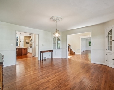 120 Silver Spring Rd - Photo Thumbnail 8
