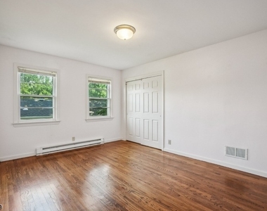 120 Silver Spring Rd - Photo Thumbnail 25