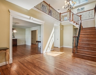 120 Silver Spring Rd - Photo Thumbnail 4