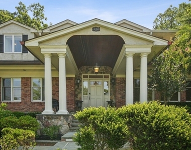 120 Silver Spring Rd - Photo Thumbnail 2