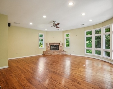 120 Silver Spring Rd - Photo Thumbnail 13