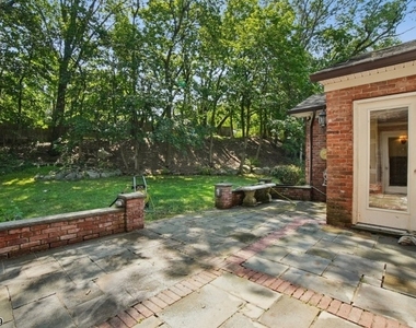 120 Silver Spring Rd - Photo Thumbnail 34