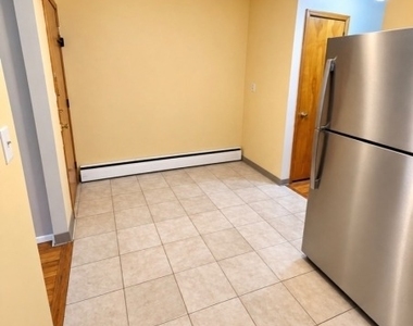 556 Cleveland Ave - Photo Thumbnail 3