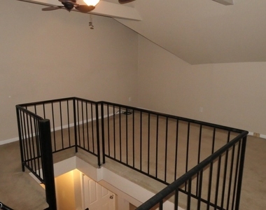 6 Oak St - Photo Thumbnail 9
