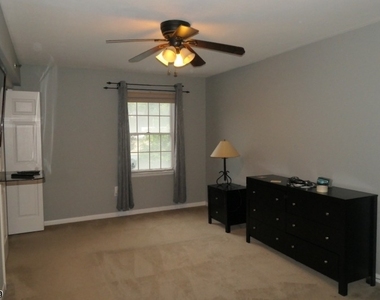 6 Oak St - Photo Thumbnail 5
