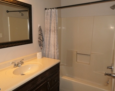 6 Oak St - Photo Thumbnail 3