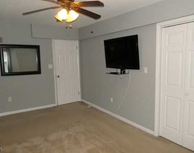 6 Oak St - Photo Thumbnail 7