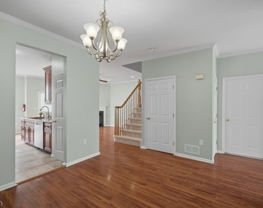 13 Reins Ct - Photo Thumbnail 2