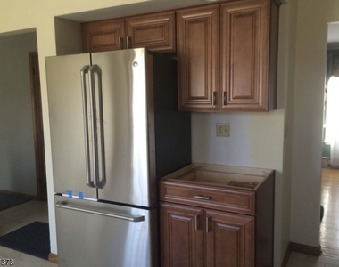 10 Lauren Ct - Photo Thumbnail 4