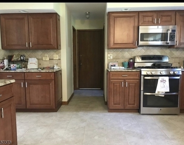 10 Lauren Ct - Photo Thumbnail 7