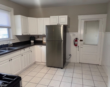 27 Somerset St - Photo Thumbnail 5