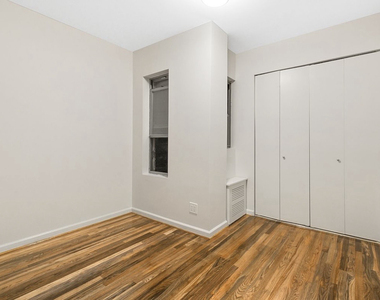  East 31st Street - Photo Thumbnail 3