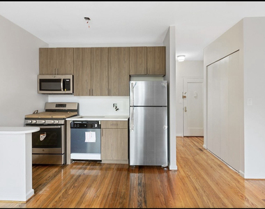  East 31st Street - Photo Thumbnail 1