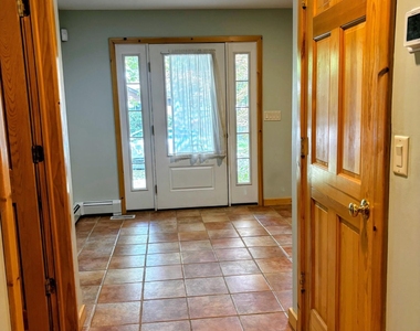 327 Deerfoot Lane - Photo Thumbnail 9