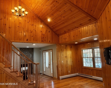 327 Deerfoot Lane - Photo Thumbnail 4