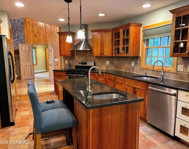 327 Deerfoot Lane - Photo Thumbnail 8