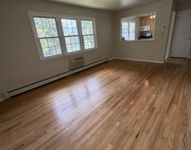364 Westwood Avenue - Photo Thumbnail 12