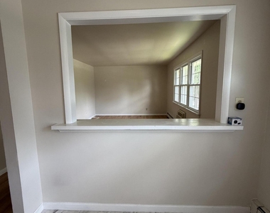 364 Westwood Avenue - Photo Thumbnail 10