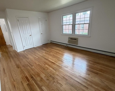 364 Westwood Avenue - Photo Thumbnail 7