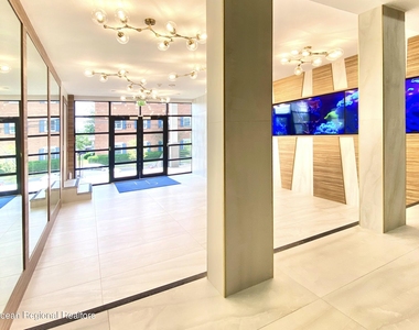 122 Bodman Place - Photo Thumbnail 20