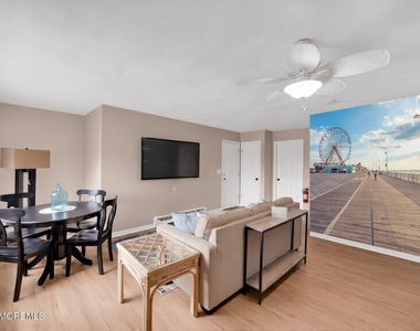 905 Sw Central Avenue - Photo Thumbnail 4