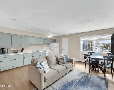 905 Sw Central Avenue - Photo Thumbnail 2