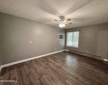 119 Amberly Drive - Photo Thumbnail 9