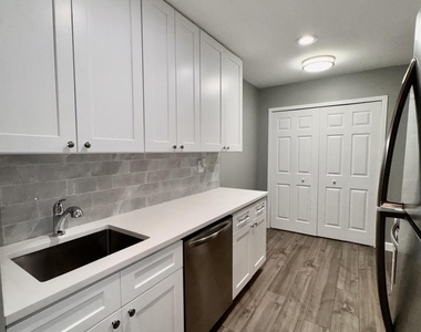 119 Amberly Drive - Photo Thumbnail 6