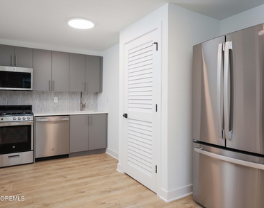 62 Ocean Boulevard - Photo Thumbnail 4